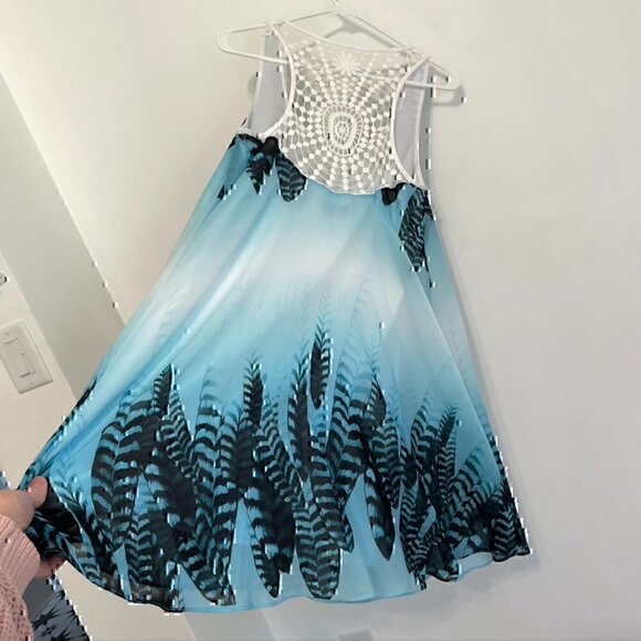 BEBE Blue Black White Feather Print Crochet Trim Sleeveless Mini Shift Dress XS - Picture 10 of 12